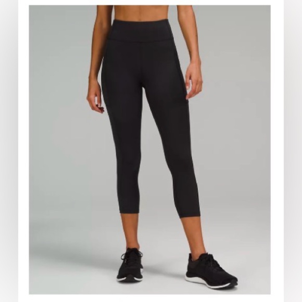 Lululemon Invigorate High-Rise crop 23”